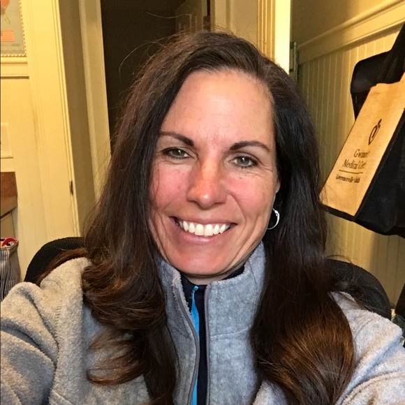 Meet your Posher, Jennifer - Picture 1 of 1